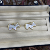 Alice Pearl 马上有钱胸针