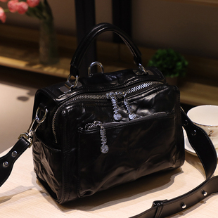 轻奢黑色波士顿包女手提包大容量多拉链时尚通勤包新款双肩多用包