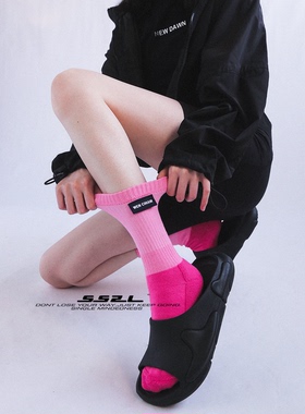 WEN CIHAM22SS春夏国潮粉色黑标签反穿纯棉运动中筒袜子男女ins潮