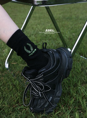 WEN CIHAM 21AW 绿色橄榄枝叶子刺绣棉黑白运动中筒袜子男女潮袜