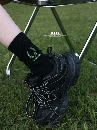 WEN CIHAM 21AW 绿色橄榄枝叶子刺绣棉黑白运动中筒袜子男女潮袜