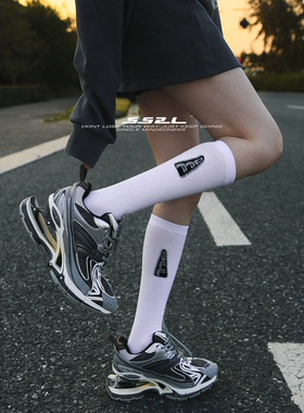 SS2L21aw秋冬OFF字母三角白色时尚网眼及膝运动中筒长袜女ins潮袜