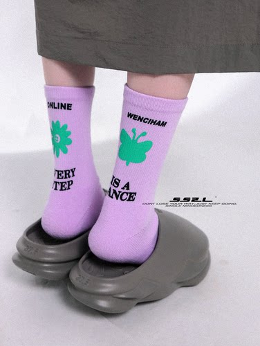 WENCIHAM蝴蝶花朵印花情侣中筒袜