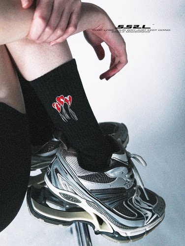WENCIHAM男女中筒爱心气球流苏袜