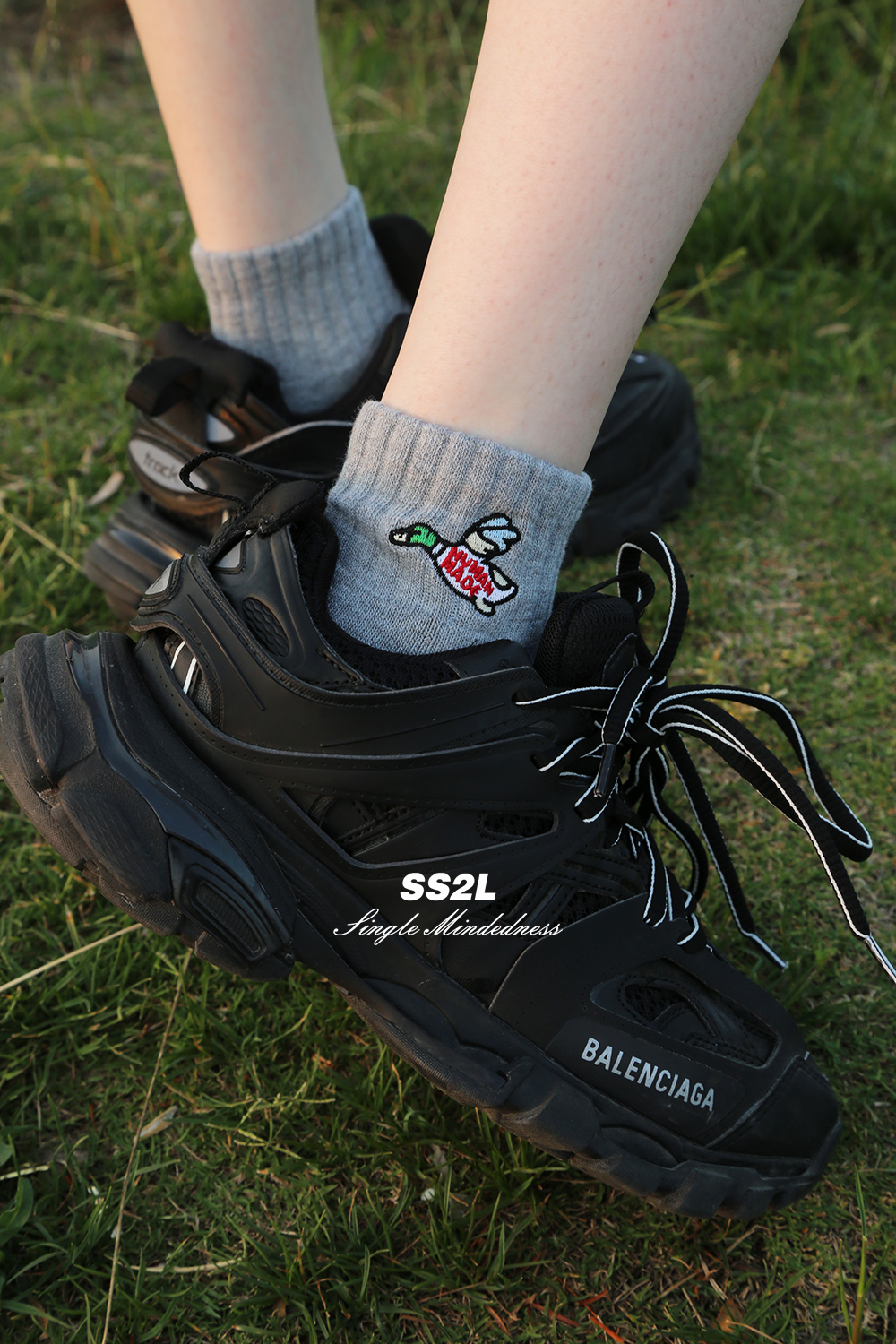 SS2L春夏会飞的鸭子卡通图案刺绣日潮运动中筒袜子短袜男女ins潮