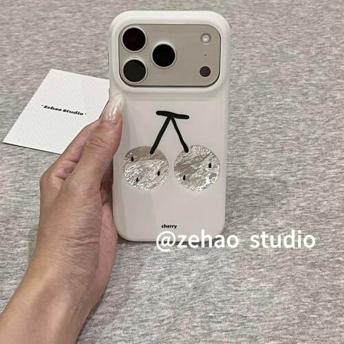 高级感ins风白底褶皱银樱桃适用于苹果16promax手机壳iPhone17女款14个性13网红15Pro防摔16pro保护套