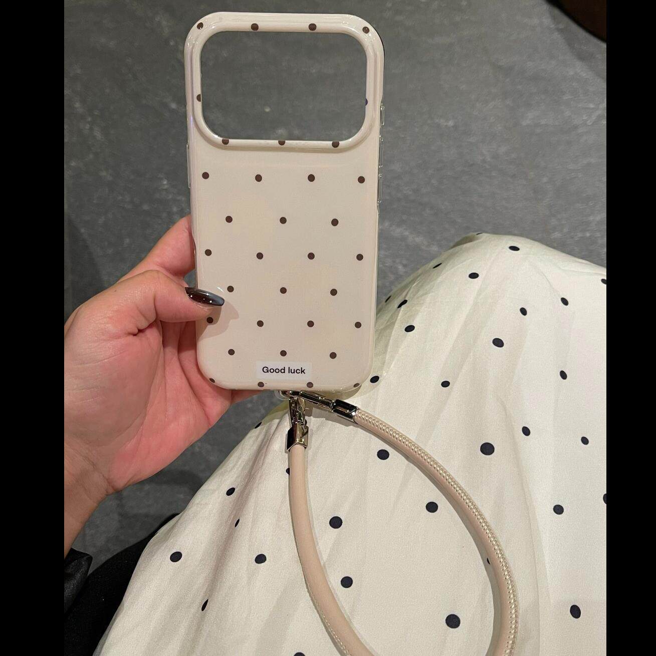 秋冬新款适用苹果17promax的手机壳iphone16韩系氛围感15pm波点高级感小众14pro外壳巨好看独特max全包女