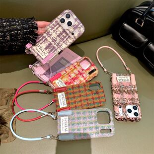 小香风皮带手提适用iPhone17promax手机壳高级感小众轻奢苹果16pro时尚创意ins风15秋冬毛妮防摔14全包外壳13