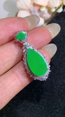 天然缅甸翡翠18k满绿水滴吊坠 整30.8*13.4*7.5裸16.2*8.6*3