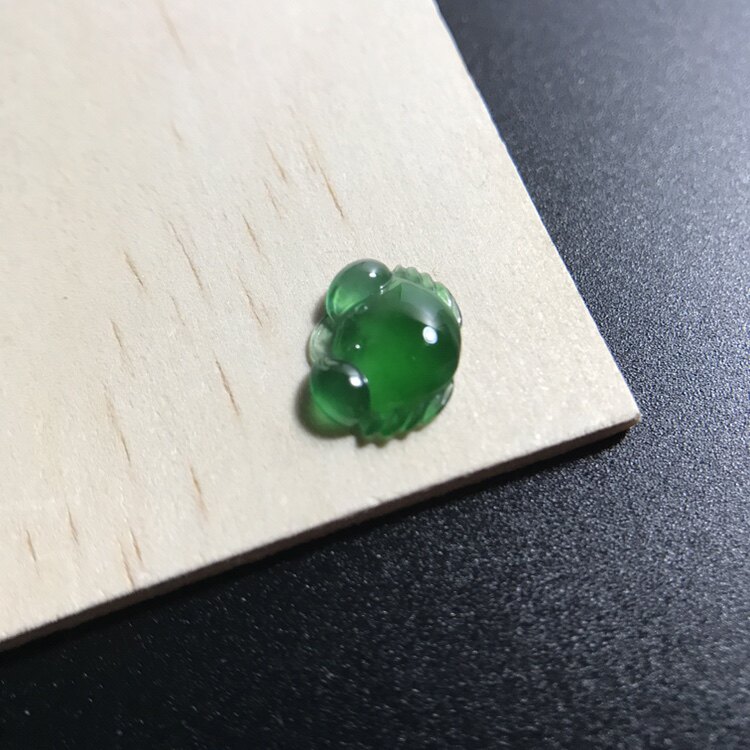 {宝石的传说}缅甸翡翠螃蟹戒面雕刻件胸针吊坠裸石配石辣绿帝皇