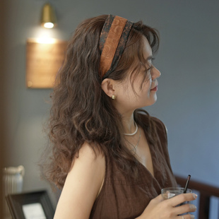 新中式老钱风山茶花玫瑰花拼色香云纱宽边遮白发发箍女高级感轻奢