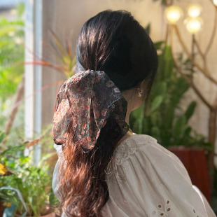 《在花园里与光共舞》飘逸轻纱油画风大方巾风车发圈女2026新款