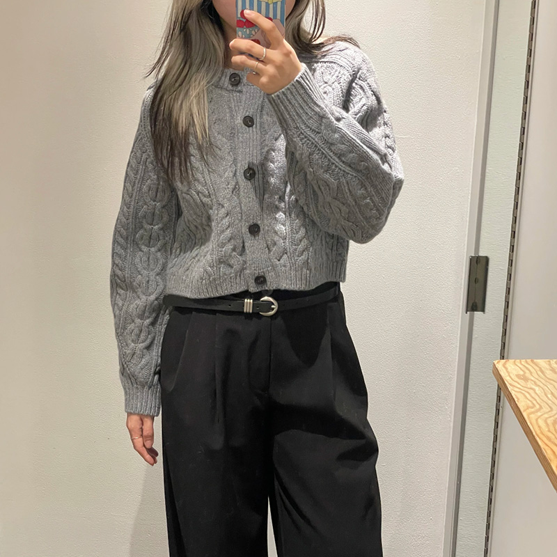 极简风~ G990＋  标准版型立体绞花单排扣针织开衫女毛衣