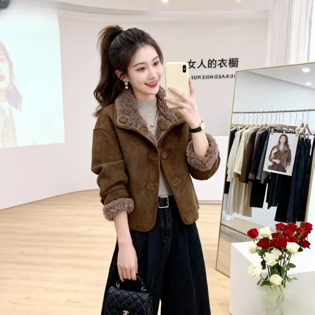 妈妈潮流馆2025秋冬新款羊剪绒保暖两面穿羊羔毛皮毛一体外套女短,女装/女士精品,常规大码外套,淘宝优惠券,粉丝福利购,淘宝优惠卷