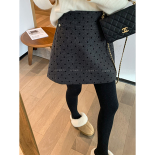 爱情魔鬼鱼 灰色A字波点半身裙女2025冬季新款高腰显瘦百搭短裙子