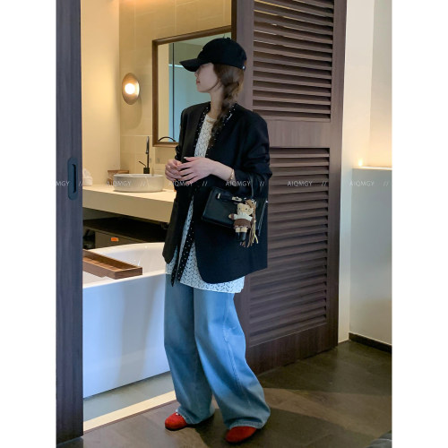 爱情魔鬼鱼高级感V领西装外套