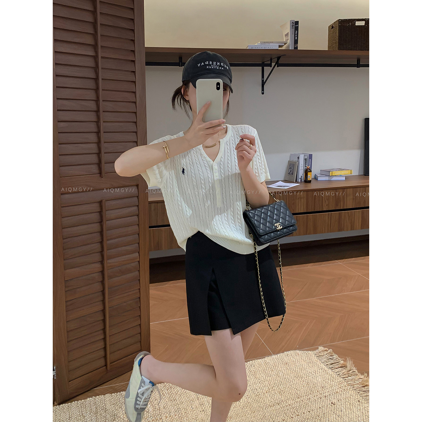 爱情魔鬼鱼 米白色V领短袖麻花针织T恤女2026年秋季新款宽松上衣