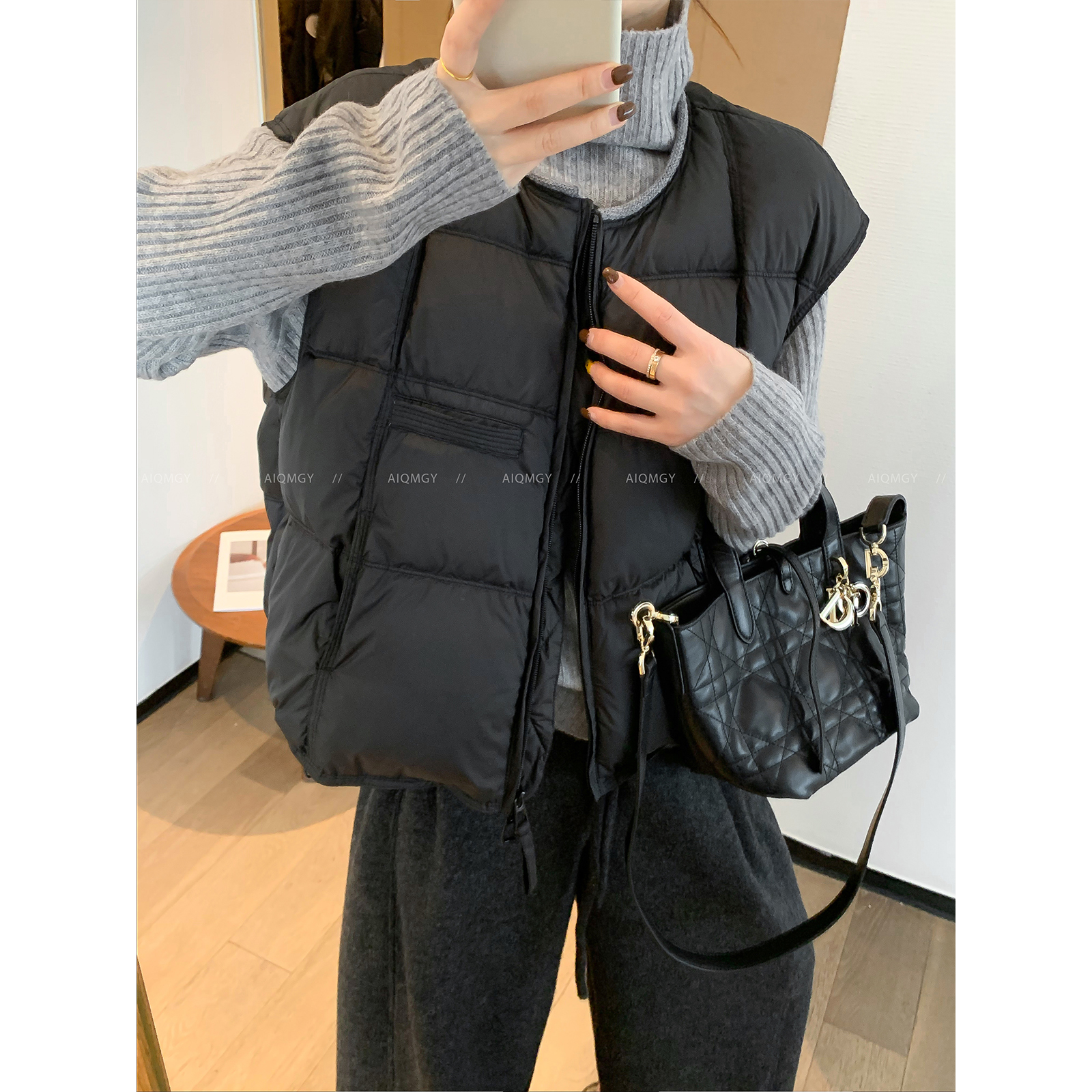 爱情魔鬼鱼 黑色圆领坎肩羽绒马甲女2025年秋冬新款叠穿保暖上衣