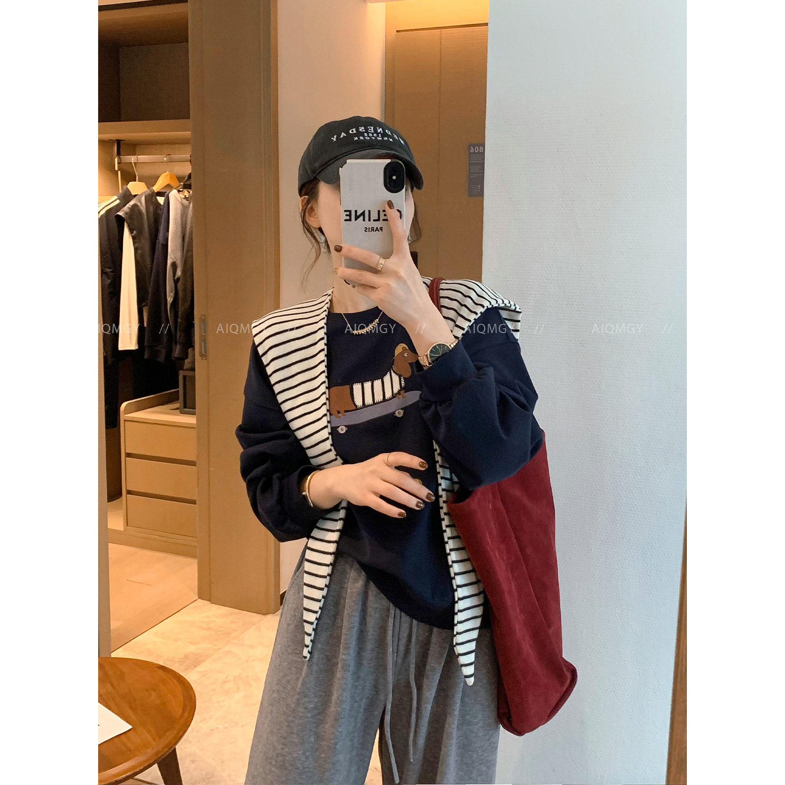 爱情魔鬼鱼香肠狗图案卫衣女