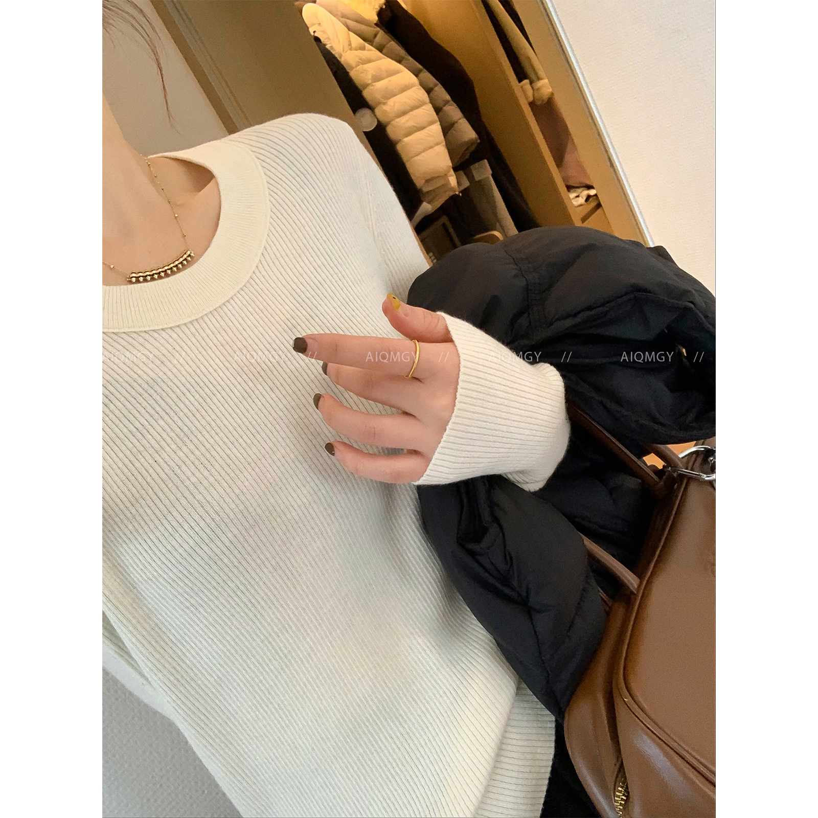 爱情魔鬼鱼圆领长袖针织衫女