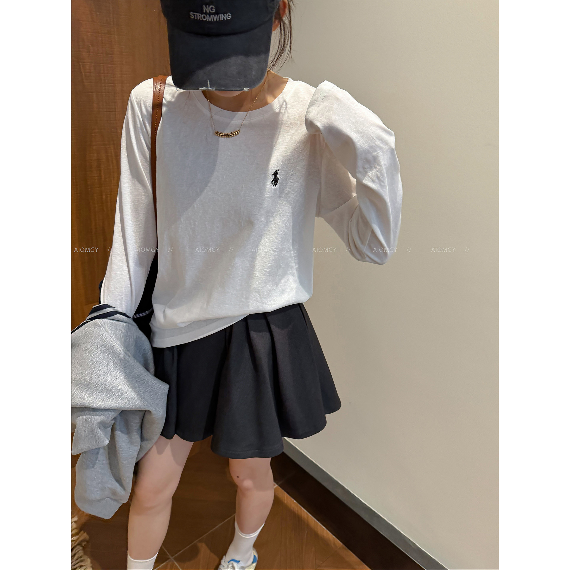 爱情魔鬼鱼 长袖圆领刺绣T恤女2026秋季新款休闲宽松显瘦百搭上衣