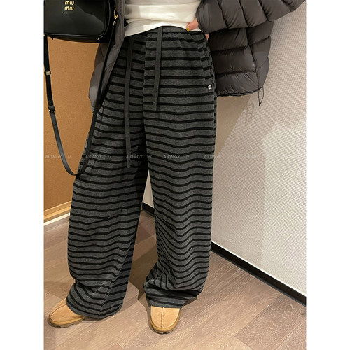 爱情魔鬼鱼高腰直筒休闲裤女