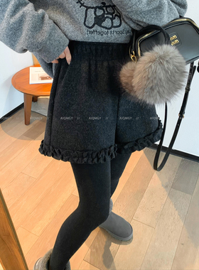 爱情魔鬼鱼 黑色木耳边加绒毛呢短裤女2025年冬季新款百搭阔腿裤