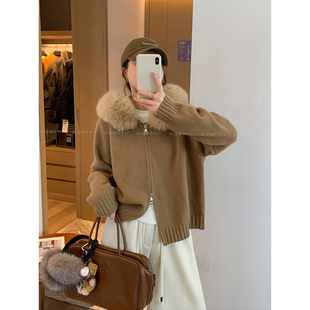爱情魔鬼鱼毛领连帽针织开衫2025冬装新款高级感上衣保暖毛衣外套