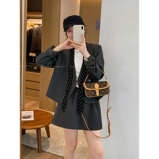 爱情魔鬼鱼 黑色高级感无领西装外套女2026春季新款宽松短款上衣