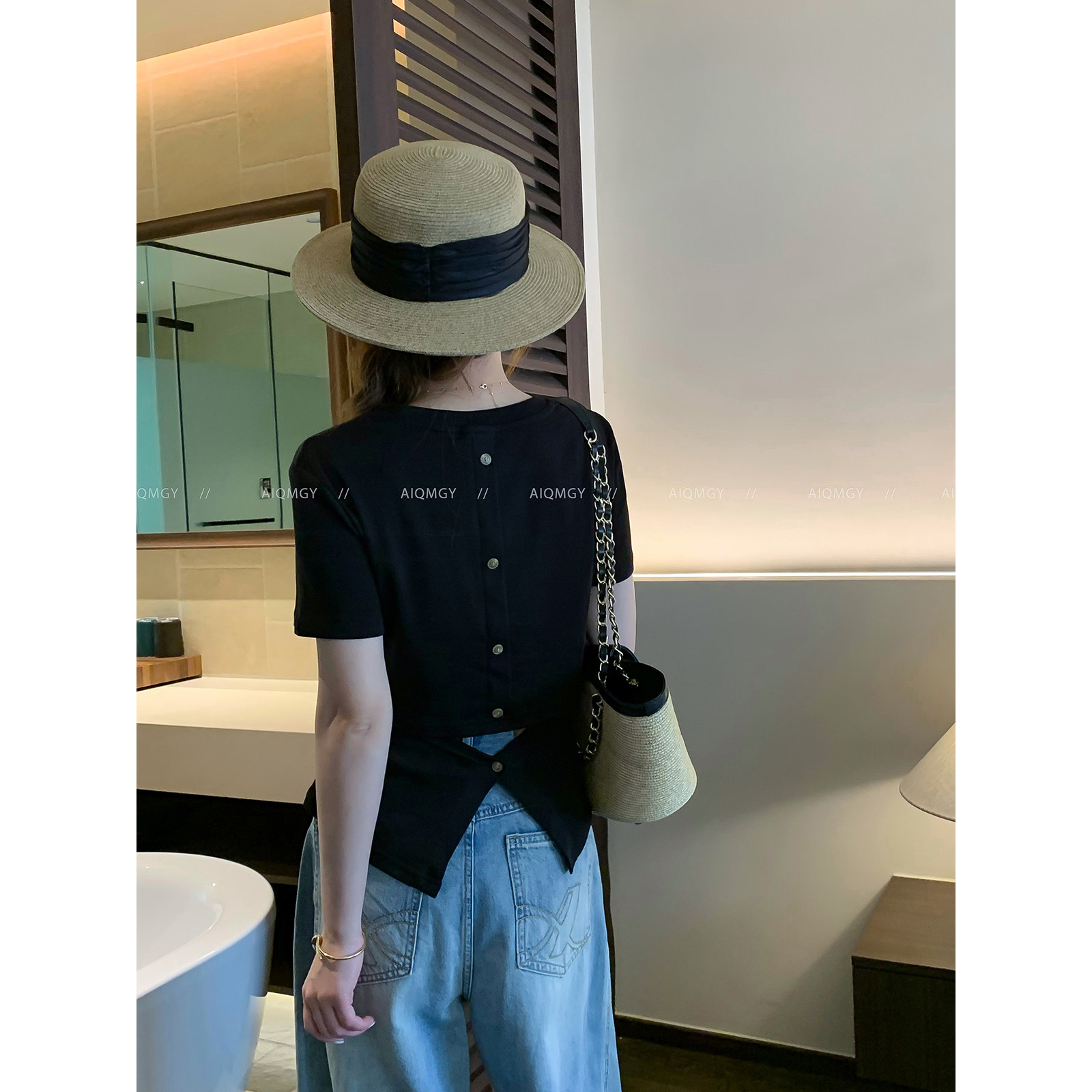 爱情魔鬼鱼 黑色短袖圆领后背扣子镂空修身T恤女2026夏季新款上衣