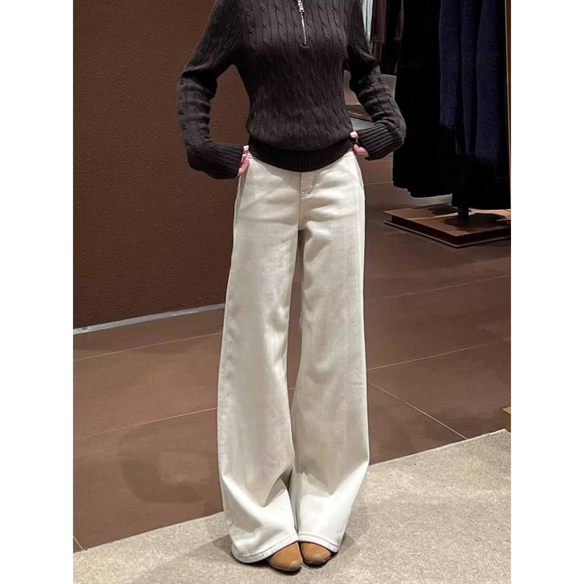 衣之派2026新款米白色人字纹直筒微喇牛仔裤女款高腰垂感显瘦长裤