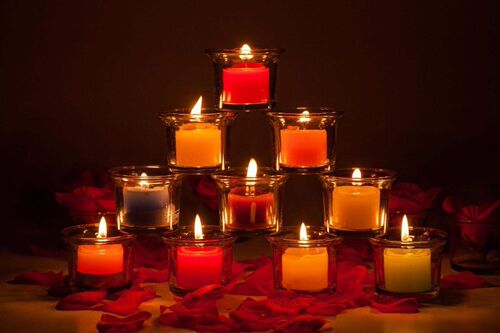 Romantic glass scented candles Propose candlelight dinner