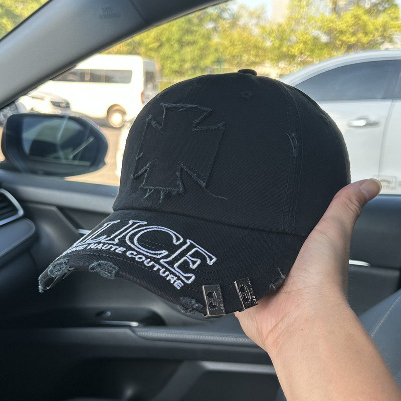 日系高街2025美式破洞帽檐字母刺绣个性铆钉棒球帽十字鸭舌帽潮牌