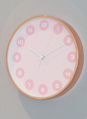 Crystal Nord粉红色圆点数字挂钟静音潮流美少女数字简约创意时钟