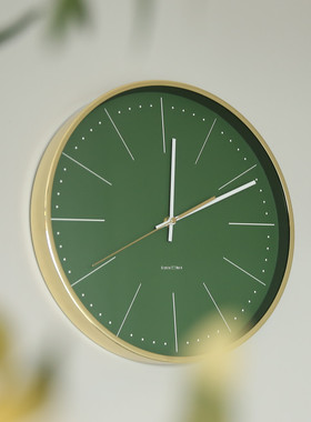 绿色北欧简约挂钟现代客厅卧室创意个性时钟轻奢风家用极简钟表