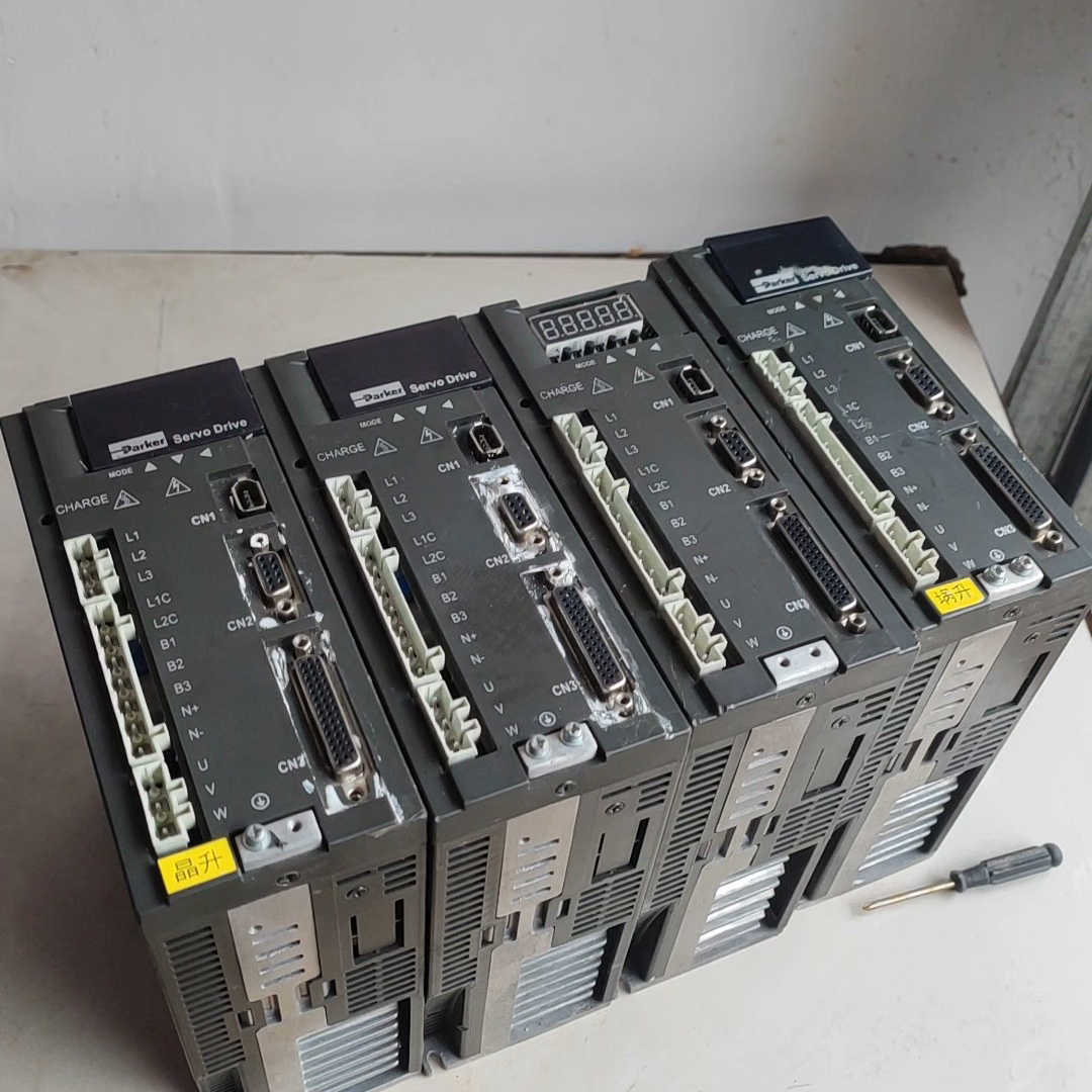 FL20-S102T2M2F11D7B1派克750W两台【议价】