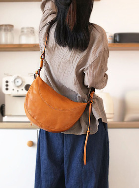 饺子斜挎包小众设计感包包高级质感半圆马鞍包复古森系牛皮半月包