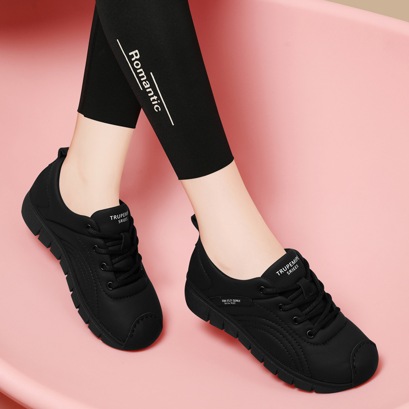 女鞋经典百搭运动鞋2025