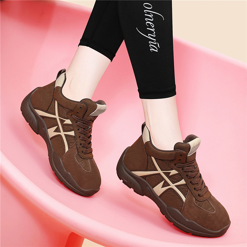 真皮圆头马丁靴女2025年