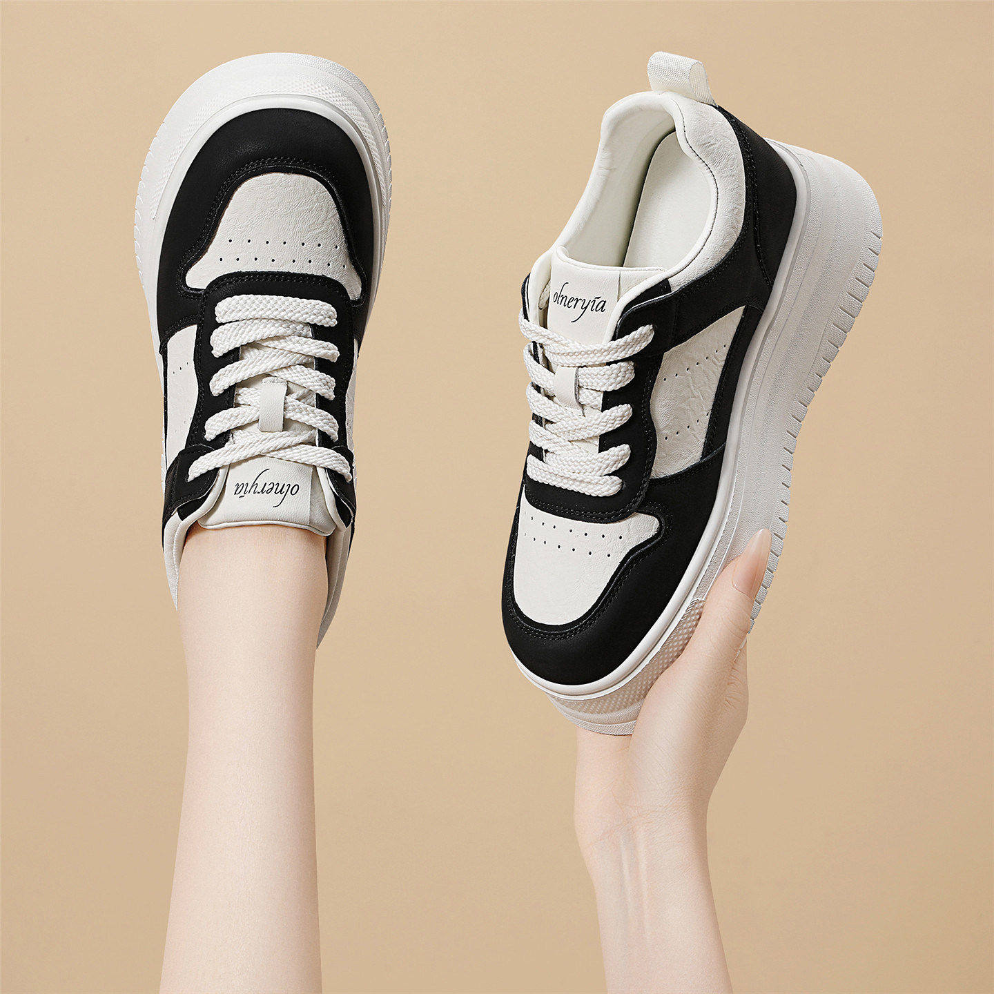 2026春夏新款爆款百搭今年流行的软底百搭休闲内增高板鞋小白鞋女