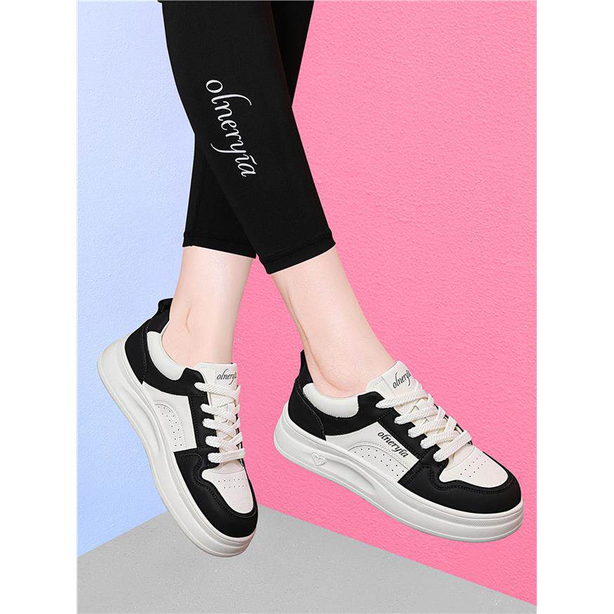 品牌2026年超火的鞋子厚底板鞋黑白运动休闲小白鞋轻便软底不累脚