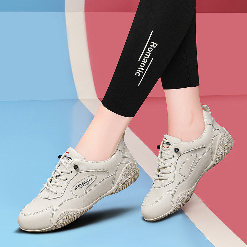 真皮阿甘运动鞋女款2026新款春秋季软底轻便休闲鞋百搭爆款小白鞋