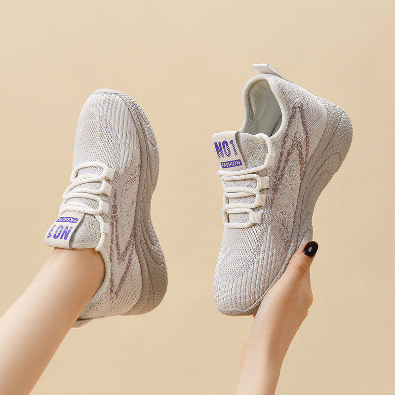 春秋款妈妈鞋2026新款春季不累脚女鞋轻便软底舒适休闲运动健步鞋