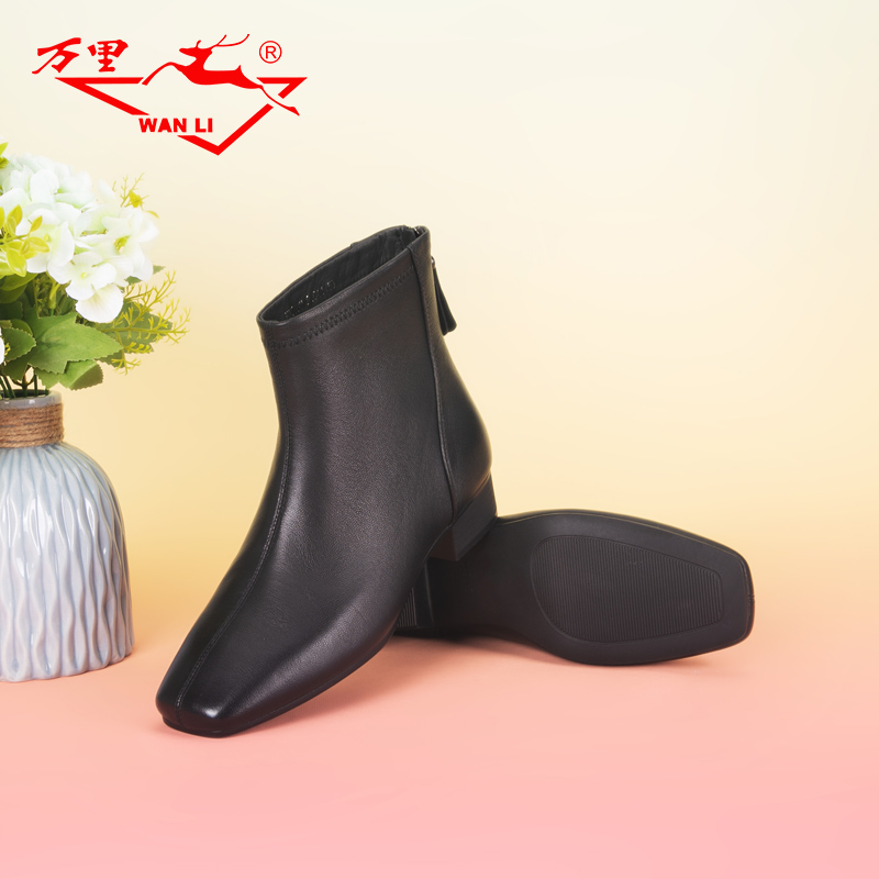 万里新款时尚方头真皮短靴百搭粗跟切尔西靴简约后拉链女靴HNT637