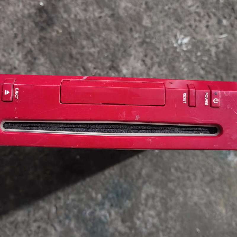 议价Wii红色主机，型号RVL-001，宝贝实物图片拍摄，