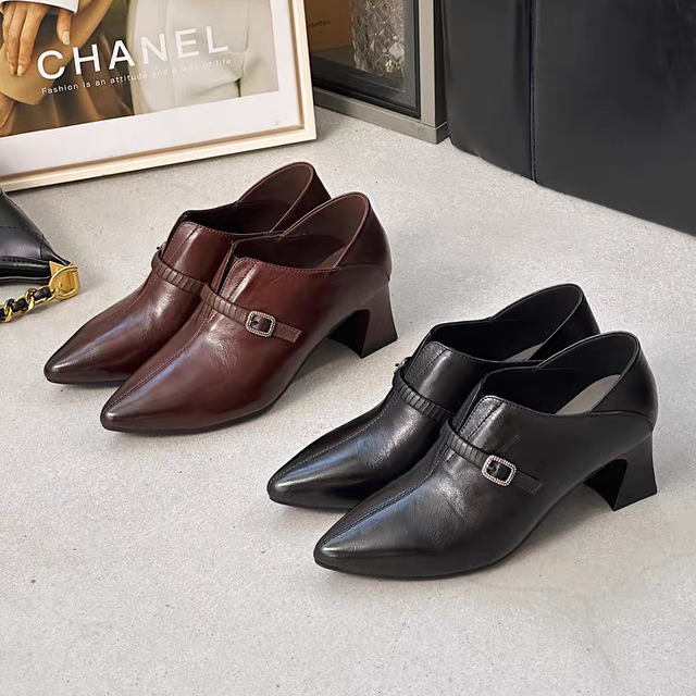 春达深口女鞋2025新款尖头简约粗跟真皮一脚蹬中高跟加绒保暖棉鞋