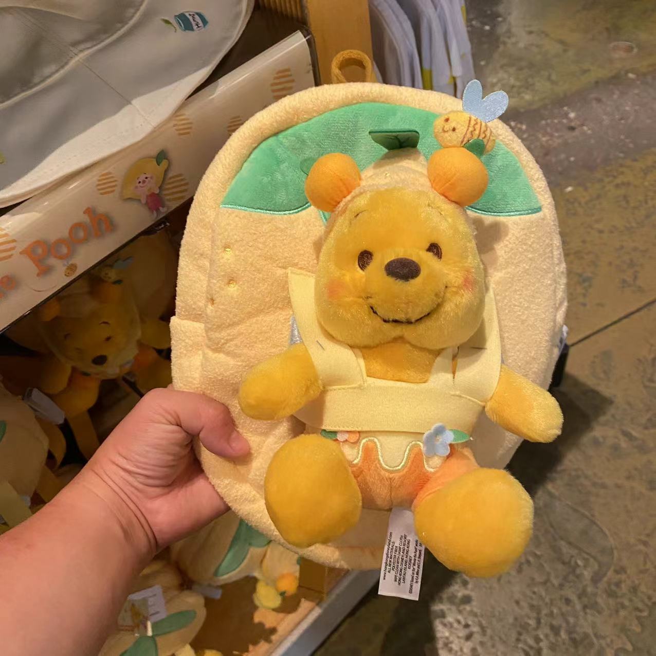 香港迪士尼正品春日维尼熊噗噗小背包毛绒公仔双肩包卡通可爱礼物