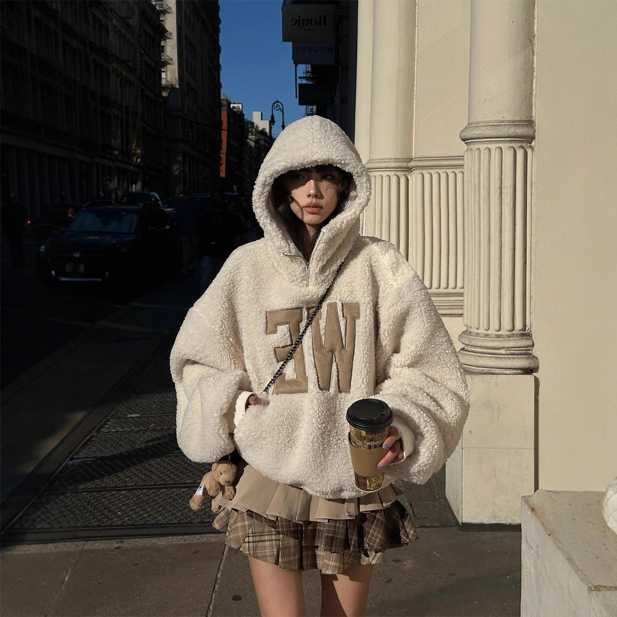 韩好甜元气狙击 杏色羊羔毛卫衣女冬宽松加厚连帽外套