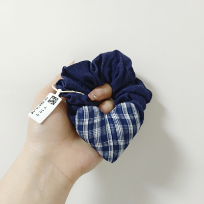 （满15包邮发货）永诗藏青色充棉格子爱心肠圈