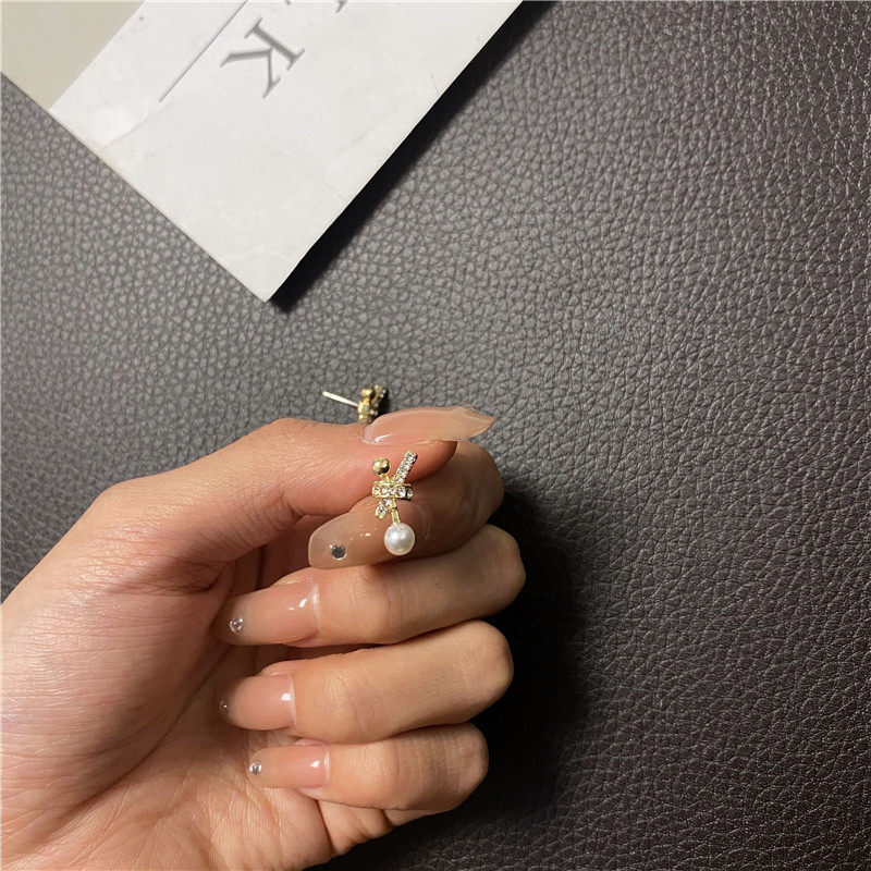 925银针小巧精致水钻耳钉日韩简约网红耳饰品名媛百搭珍珠耳坠女